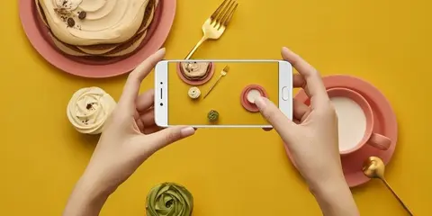 OPPO A77 tiếp tục xuất hiện với 2 model màu sắc khác nhau