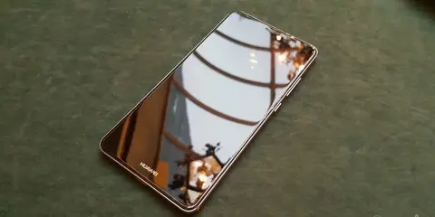 Không chịu thua Galaxy S8, smartphone cao cấp Huawei Mate 10 cũng sẽ dùng màn hình tỷ lệ 18:9