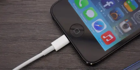 Những cách xử lý mà bạn nên biết khi iPhone, iPad không nhận sạc