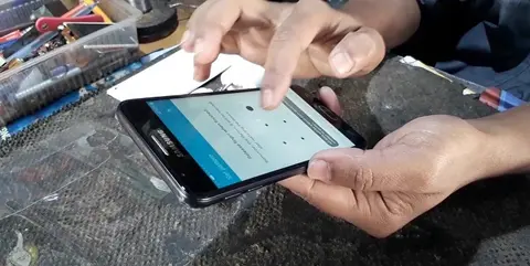 Dưới 4 triệu, đây là mẫu smartphone vỏ kim loại, camera 13MP đáng mua nhất hiện nay