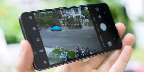 Trên tay nhanh Vivo V7 Plus đẹp hút hồn đến từng chi tiết