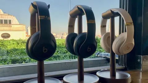 Apple đưa lên kệ bộ sưu tập tai nghe không dây Skyline Beats Studio 3