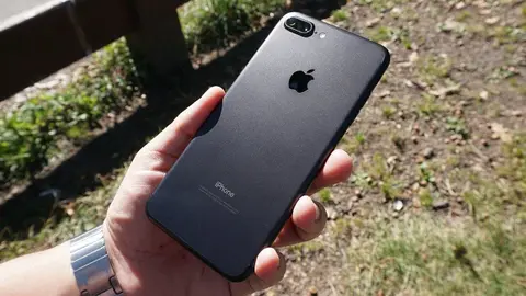 Đánh giá hiệu năng và pin iPhone 7 Plus: "Gừng càng già càng cay" 