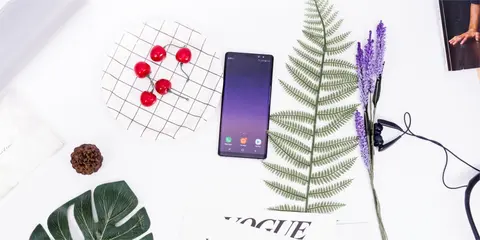 Ngắm nhìn vẻ đẹp Galaxy Note8 Tím Khói trong bộ ảnh Flatlay