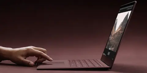 Microsoft bắt đầu bán laptop Surface giá rẻ