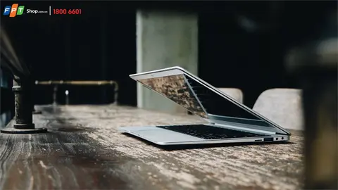 Đây là những công việc mà bạn nên chọn mua laptop mỏng nhẹ để tiện di chuyển