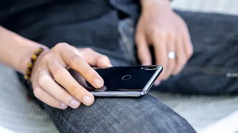 Tốc độ nhận diện vân tay Vivo V9 nhanh đến mức iPhone X phải chào thua!