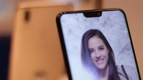 Tính năng AI Face Beauty trên Vivo V9 có gì đặc biệt?