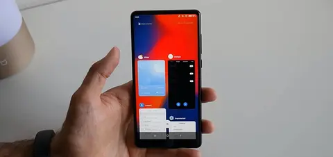 Lộ diện video đầu tiên về hệ điều hành MIUI 10 trên Xiaomi Mi Mix 2
