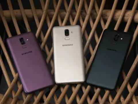TOP smartphone Samsung có thiết kế đẹp, camera ngon giảm giá sốc lên tới 1 triệu đồng