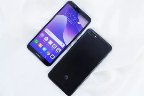 FPT Shop đồng loạt giảm sốc 200.000 đồng cho khách mua smartphone Huawei