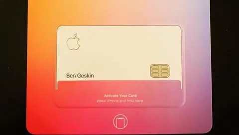 Nhân viên Apple bắt đầu nhận thẻ Apple Card