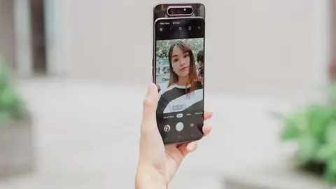 Đây là chiếc smartphone hứa hẹn khiến phái nữ rung rinh vì có camera “siêu đỉnh”
