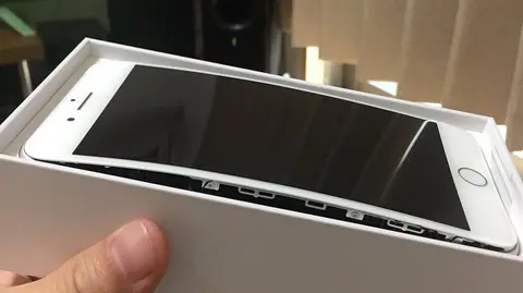 Pin iPhone phát nổ được ghi lại qua camera an ninh