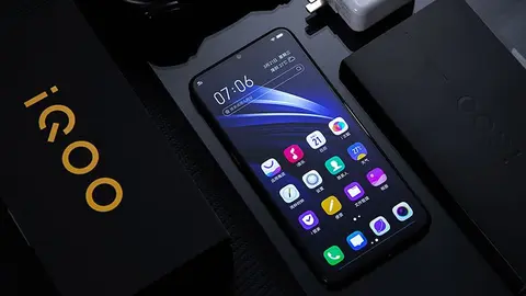 Trên tay Vivo iQOO Neo: Màn AMOLED, chip Snapdragon 845, 3 camera sau, giá 6 triệu đồng