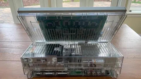 Chiêm ngưỡng nguyên mẫu Macintosh Portable M5120