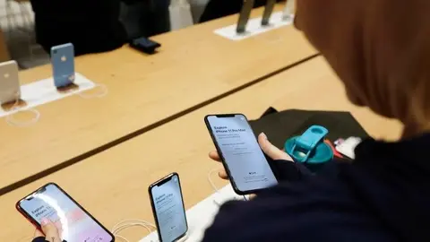 Apple muốn tăng gấp đôi khoản đầu tư vào nhà sản xuất màn hình Nhật Bản