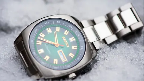 Đồng hồ nam Seiko SNKM97 có giá bán hấp dẫn, giảm ngay 52% khi mua trong thời điểm này