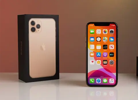 Tại sao iPhone chính hãng luôn có giá cao khi cập bến thị trường Việt Nam?