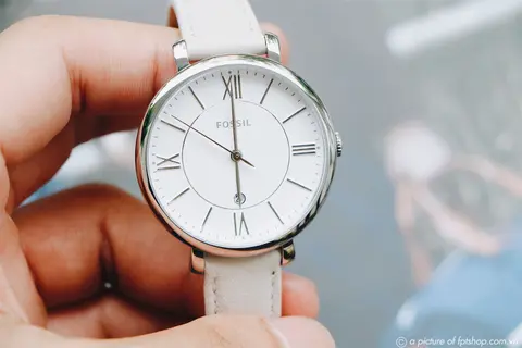FPT Shop tặng ưu đãi mua 1 được 2 cho khách hàng chọn mua đồng hồ chính hãng