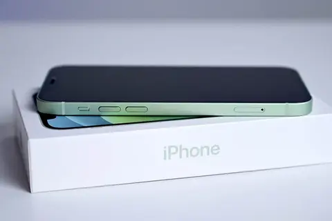 Trong tương lai, Apple có thể loại bỏ tất cả phụ kiện khỏi hộp bán lẻ của iPhone