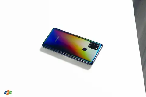 Smartphone pin trâu, màn hình lớn nào đáng mua nhất cuối năm 2020?
