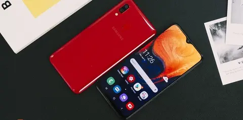 Tết thêm rực rỡ, may mắn bằng những chiếc smartphone sắc đỏ
