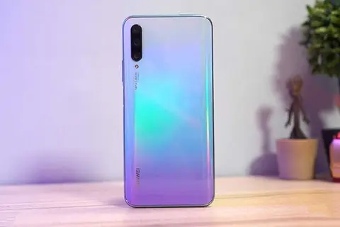Trên tay Huawei Y9s: Cấu hình mạnh, giá phải chăng