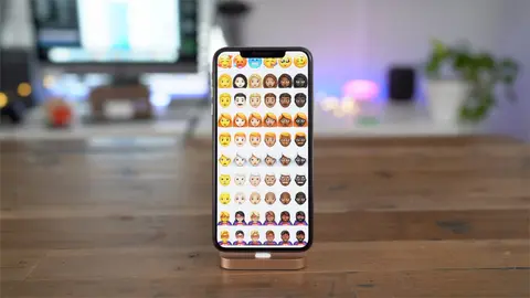 Bộ emoji mới của iPhone bị dời lịch phát hành vì dịch COVID-19
