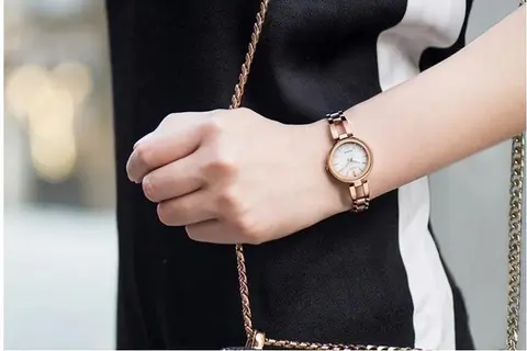 Các mẫu đồng hồ nữ kiểu lắc tay tại FPT Shop