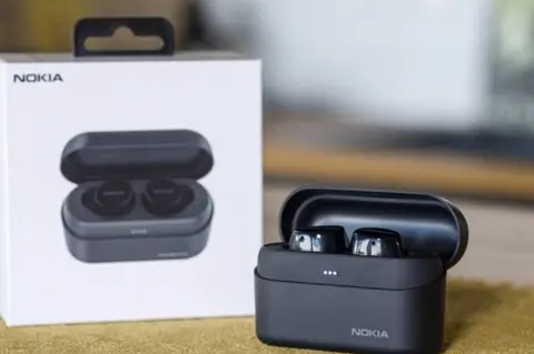 Nokia chuẩn bị trình làng sạc nhanh 18W và tai nghe không dây giá rẻ Nokia Power Earbuds