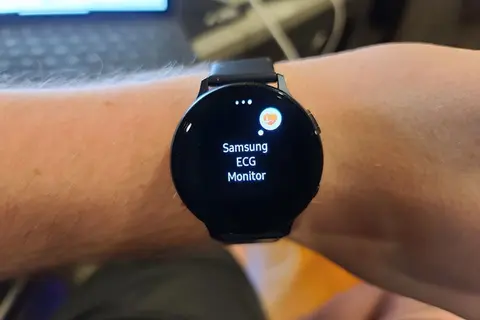 Samsung kích hoạt tính năng ECG của Galaxy Watch Active 2