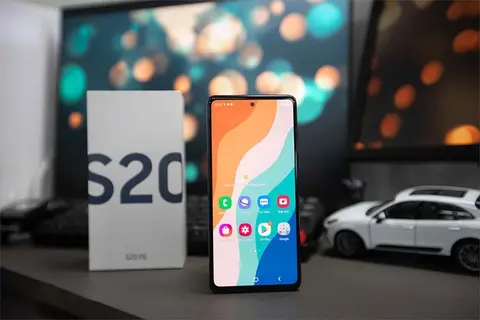 Một năm sau khi ra mắt, Samsung Galaxy S20 FE có còn đáng mua?