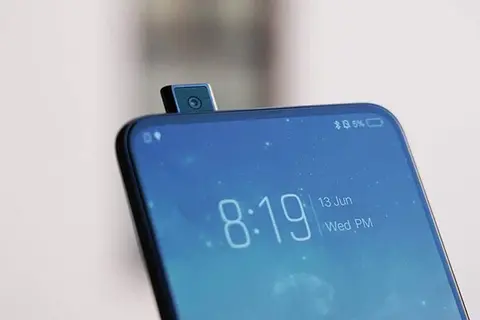 Điện thoại camera thò thụt là gì? Hiện tại có nên mua điện thoại có camera "thò thụt" nữa không?
