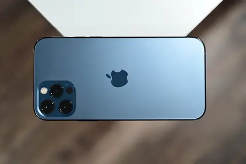 10 smartphone bán chạy nhất FPT Shop tháng 12/2020: iPhone 12 Pro Max đánh bại mọi đối thủ!
