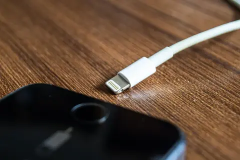 Có lẽ đã đến lúc Apple nên làm cáp Lightning trở nên bền bỉ hơn