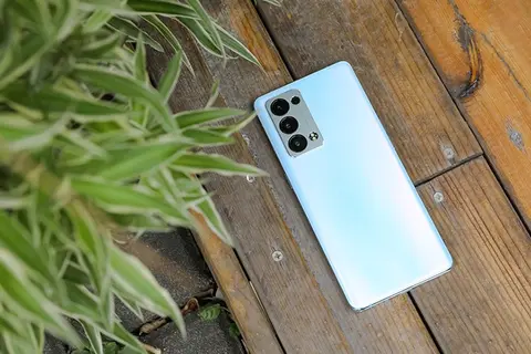 Trên tay OPPO Reno6 Pro+: Màn OLED 90Hz, Snapdragon 870, 4 camera 50MP và sạc 65W