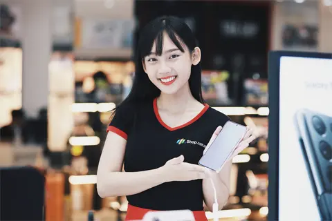 FPT Shop giảm 50% giá bảo hiểm xe máy thứ hai khi khách hàng mua online