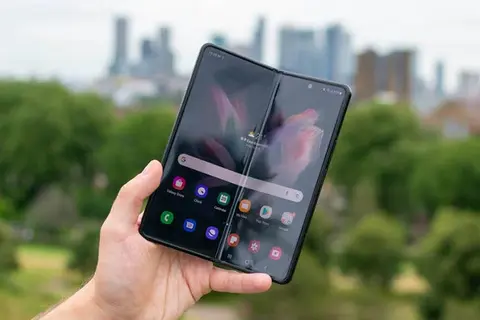 Samsung Galaxy Z Fold3 5G sẽ bị vô hiệu hóa máy ảnh nếu người dùng mở khóa bootloader