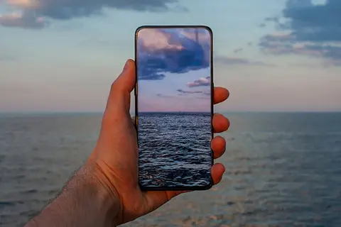 3 lý do khiến smartphone có camera dưới màn hình sẽ rẻ hơn