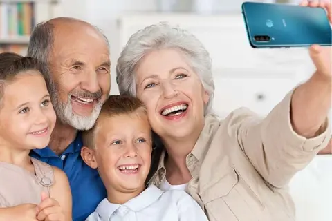 Top 5 điện thoại dành cho người lớn tuổi đáng mua nhất 2024: Chữ to, màn hình lớn, giá rẻ