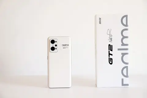 Trên tay Realme GT2: Snapdragon 888, mặt lưng polyme sinh học, màn OLED 120Hz, giá chỉ hơn 9 triệu