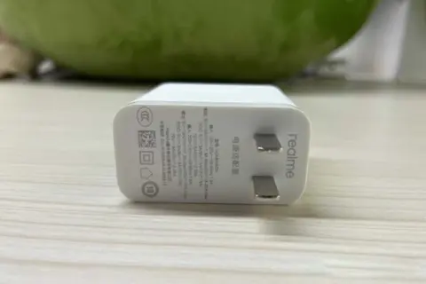 Đây là cái nhìn đầu tiên của chúng ta về củ sạc Realme 200W sắp ra mắt