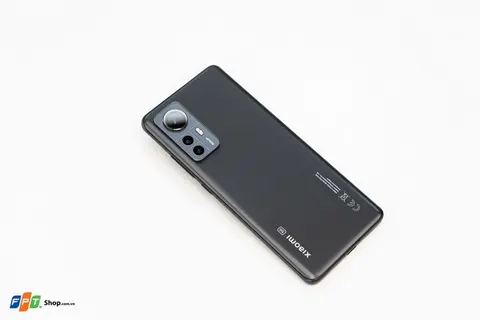 Trên tay Xiaomi 12: Chiếc flagship mạnh mẽ và toàn diện bậc nhất thị trường, giá chỉ 19.99 triệu đồng