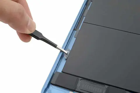 Cải tiến nhỏ này có thể giúp iPad Air 5 sửa chữa dễ dàng hơn