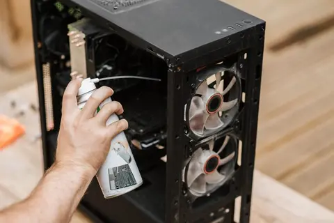 Cách vệ sinh case máy tính toàn diện, đúng cách và dễ thực hiện tại nhà