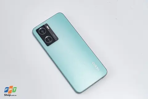 Trên tay OPPO A57: Sạc nhanh 33W vượt trội, thiết kế thời thượng, giá chỉ 4.49 triệu đồng