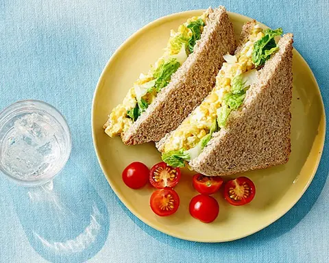 Bánh mì sandwich bao nhiêu calo? Cách bảo quản và nhận biết bánh mì sanwich bị hư