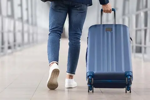 Vali size 20, 24, 28: Đâu mới là sự lựa chọn hoàn hảo cho những chuyến đi du lịch ngắn ngày?