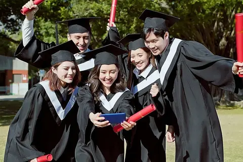 Top 9 trang web săn học bổng du học uy tín, phổ biến nhất mà bạn có thể tham khảo